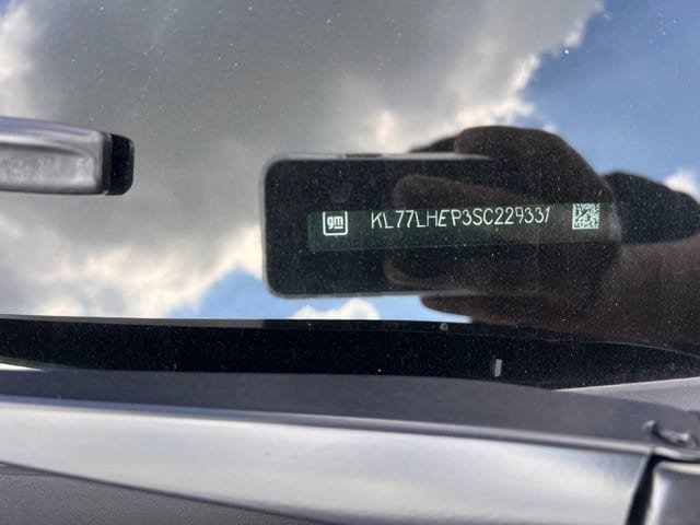 Used 2025 Chevrolet Trax LT FWD image 5