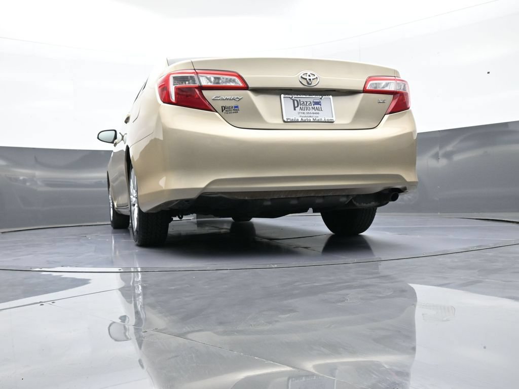 Used 2012 Toyota Camry LE FWD image 29