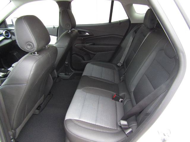 Used 2025 Chevrolet Trax LT w/ LT Convenience Package FWD image 28