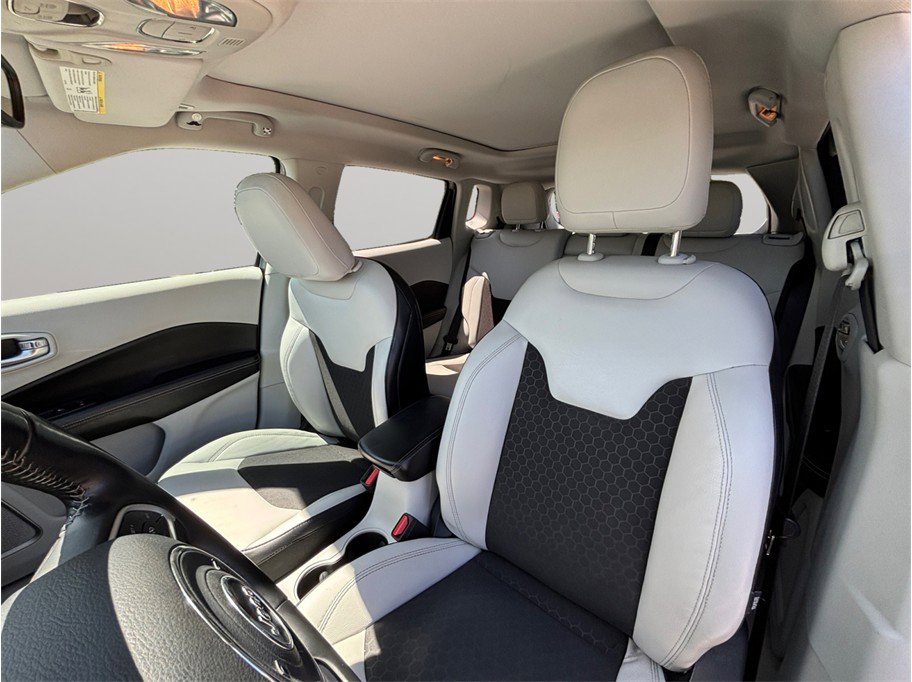 Used 2018 Jeep Compass Latitude w/ Popular Equipment Group image 15