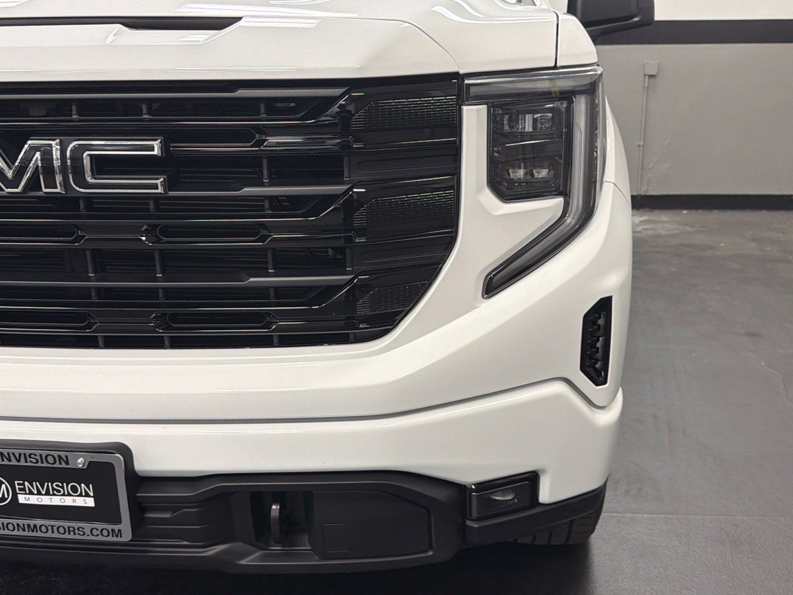 Used 2025 GMC Sierra 1500 Elevation w/ Preferred Package RWD image 7