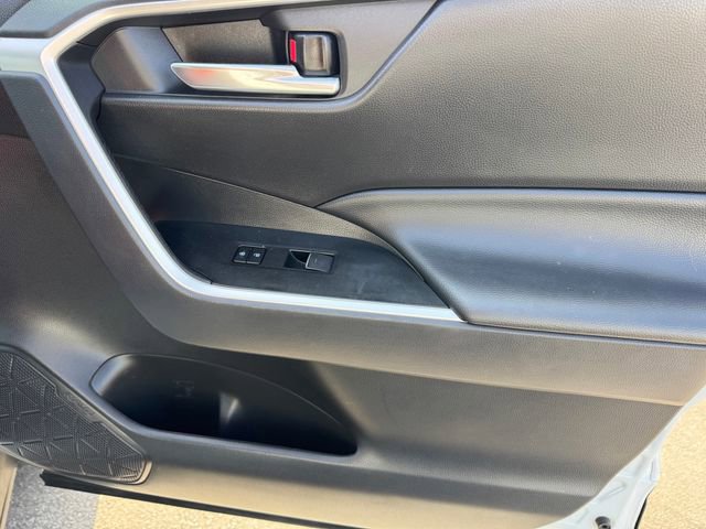Used 2025 Toyota RAV4 XLE image 7