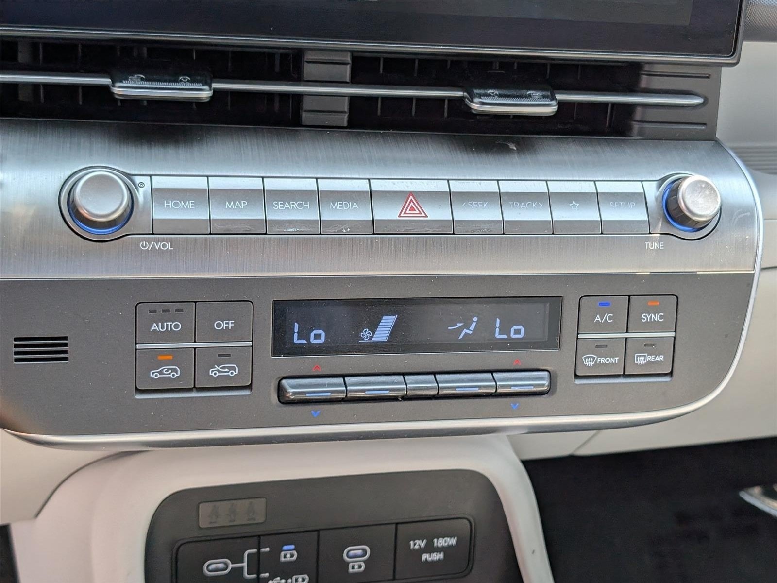 Used 2025 Hyundai Kona SEL AWD/4WD image 25