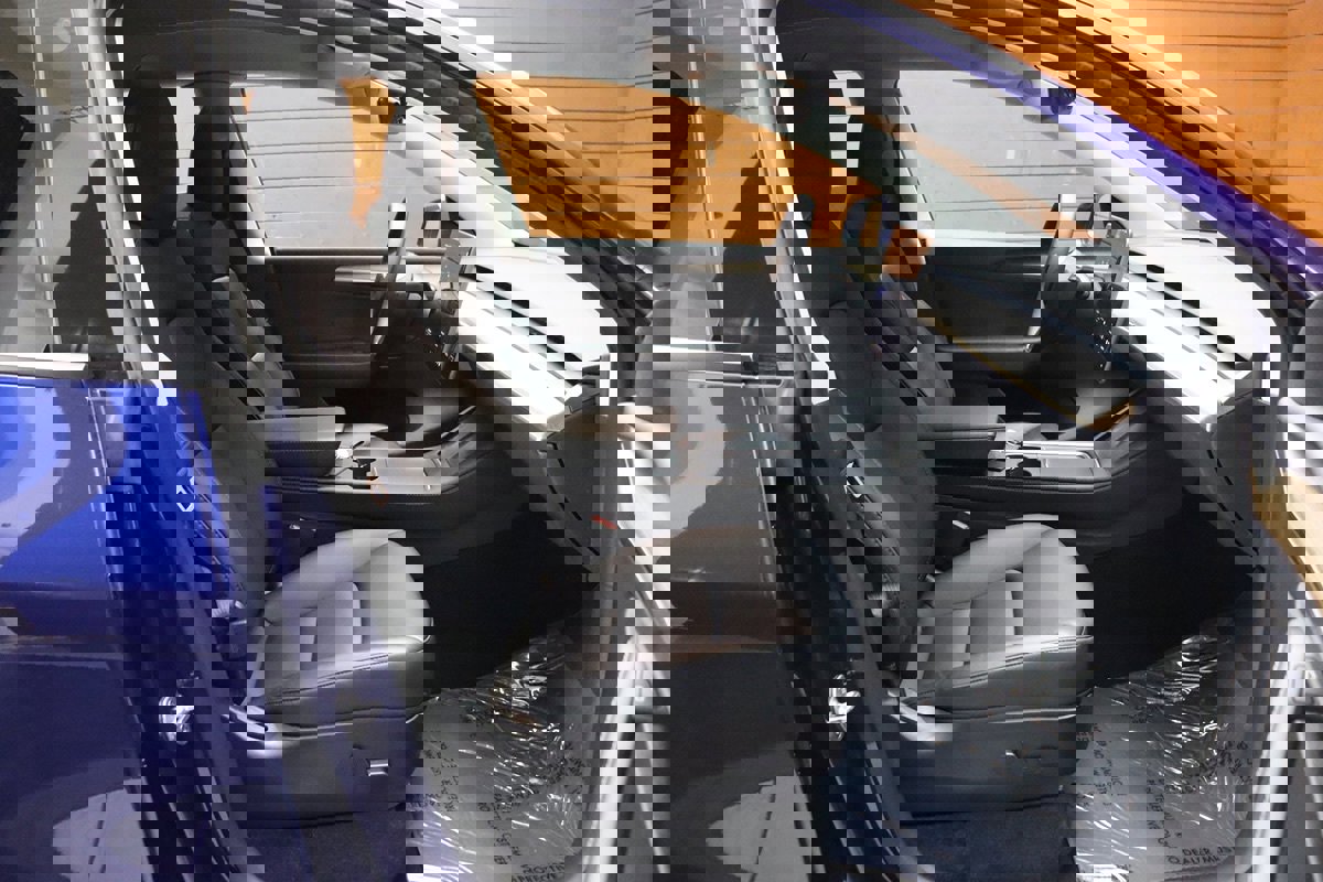 Used 2023 Tesla Model Y Long Range image 52