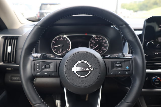 Used 2025 Nissan Pathfinder SL w/ SL Premium Package AWD/4WD image 13