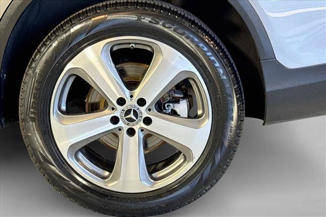 Used 2019 Mercedes-Benz GLC 300 4MATIC image 30