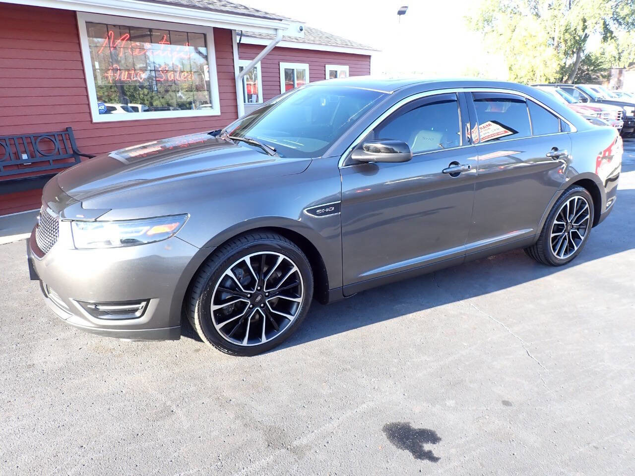 Used 2019 Ford Taurus SHO image 3
