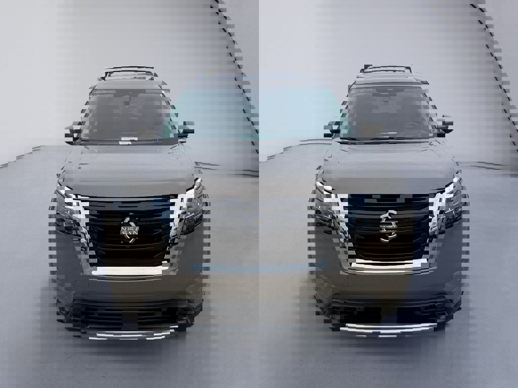 Used 2025 Nissan Pathfinder Platinum image 8