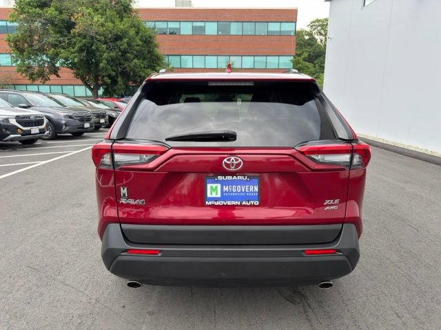 Used 2019 Toyota RAV4 XLE AWD/4WD image 6
