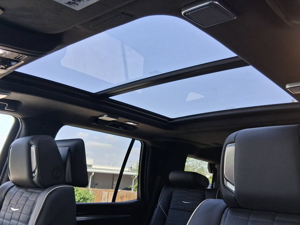 New 2026 Cadillac Escalade Platinum Sport w/ LPO, Floor Liner Package AWD/4WD image 21