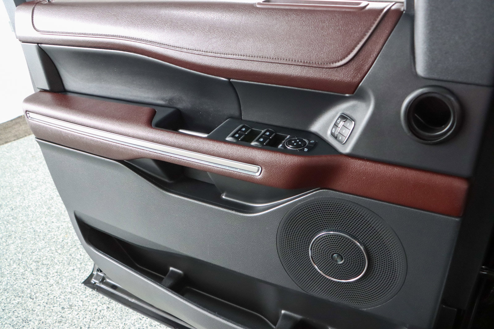 Used 2023 Ford Expedition Max Limited image 23