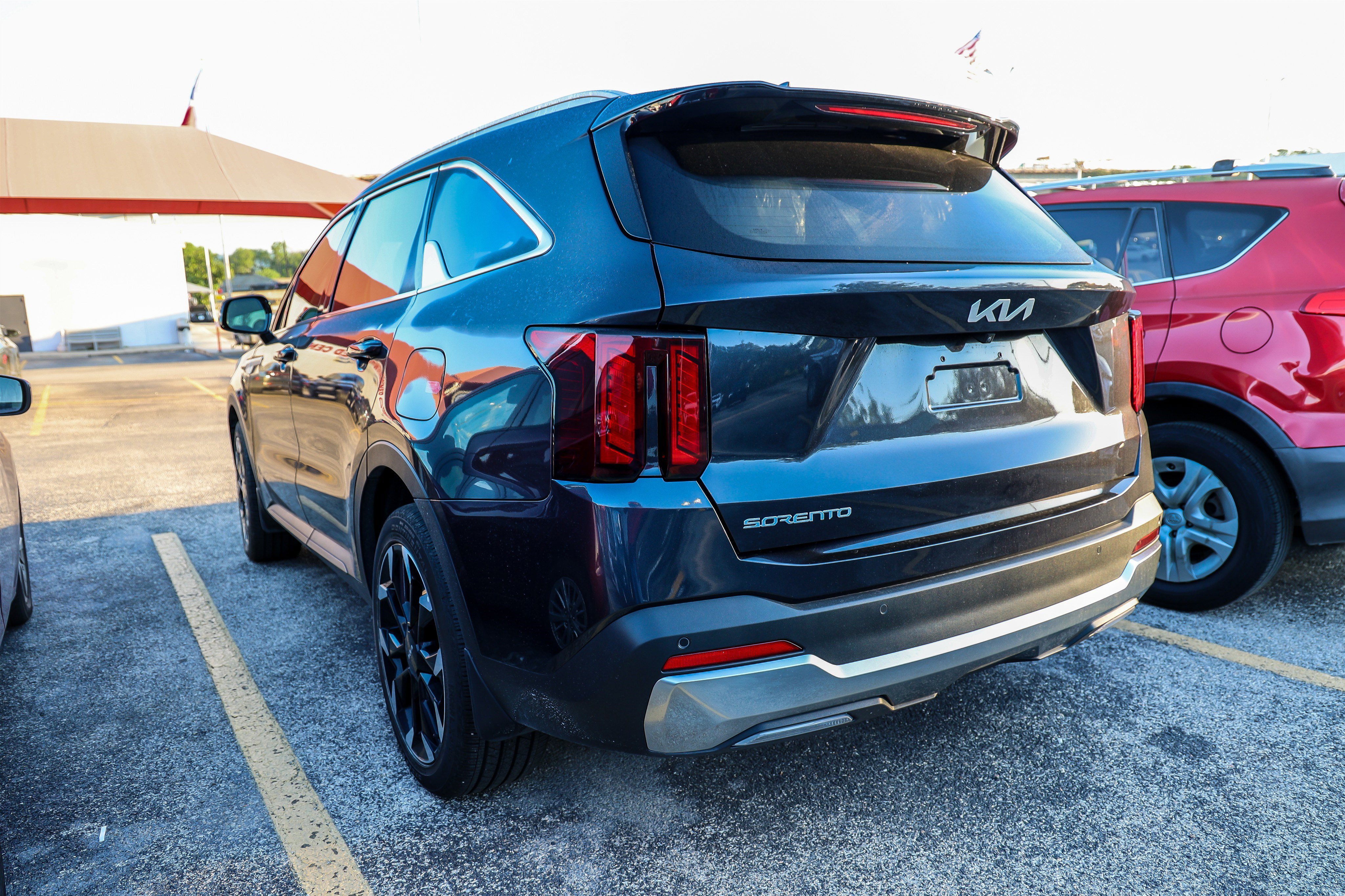 Used 2025 Kia Sorento EX w/ Panoramic Sunroof Package FWD image 10