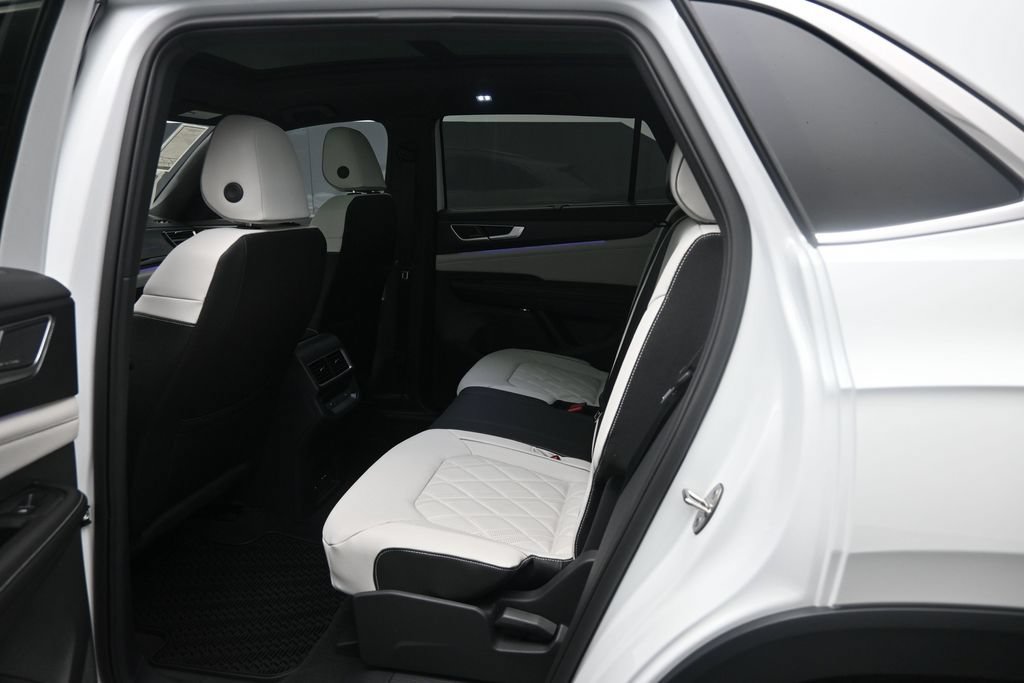 New 2026 Volkswagen Atlas Cross Sport SEL Premium R-Line AWD/4WD image 25