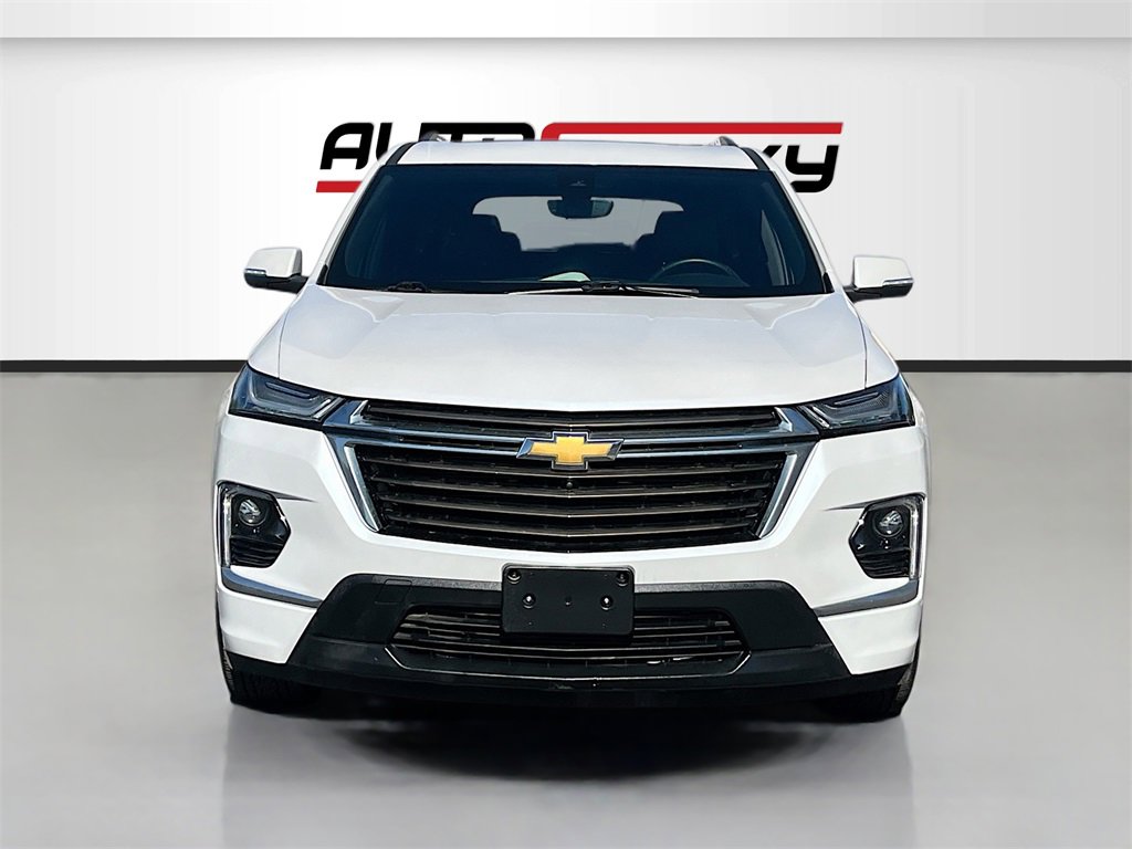 Used 2023 Chevrolet Traverse High Country image 2