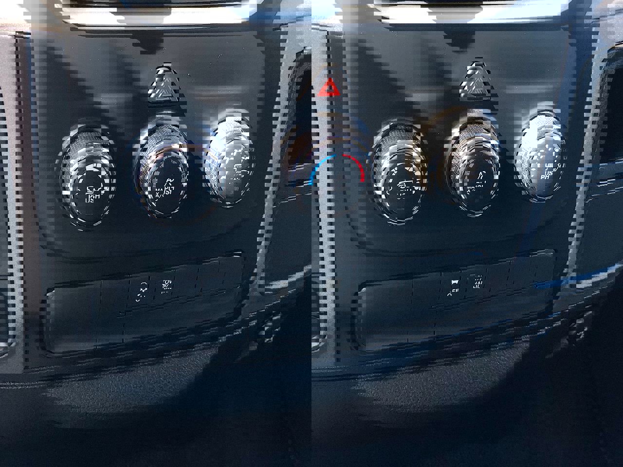 Used 2016 RAM 1500 Express image 20