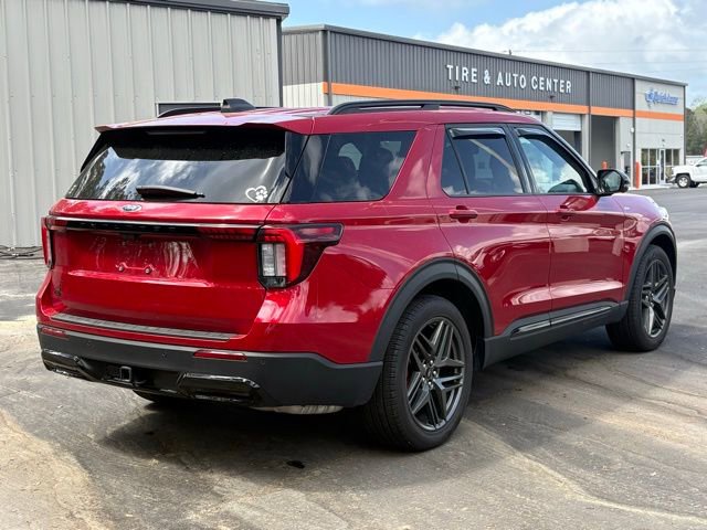 Used 2025 Ford Explorer ST-Line w/ Premium Package image 5