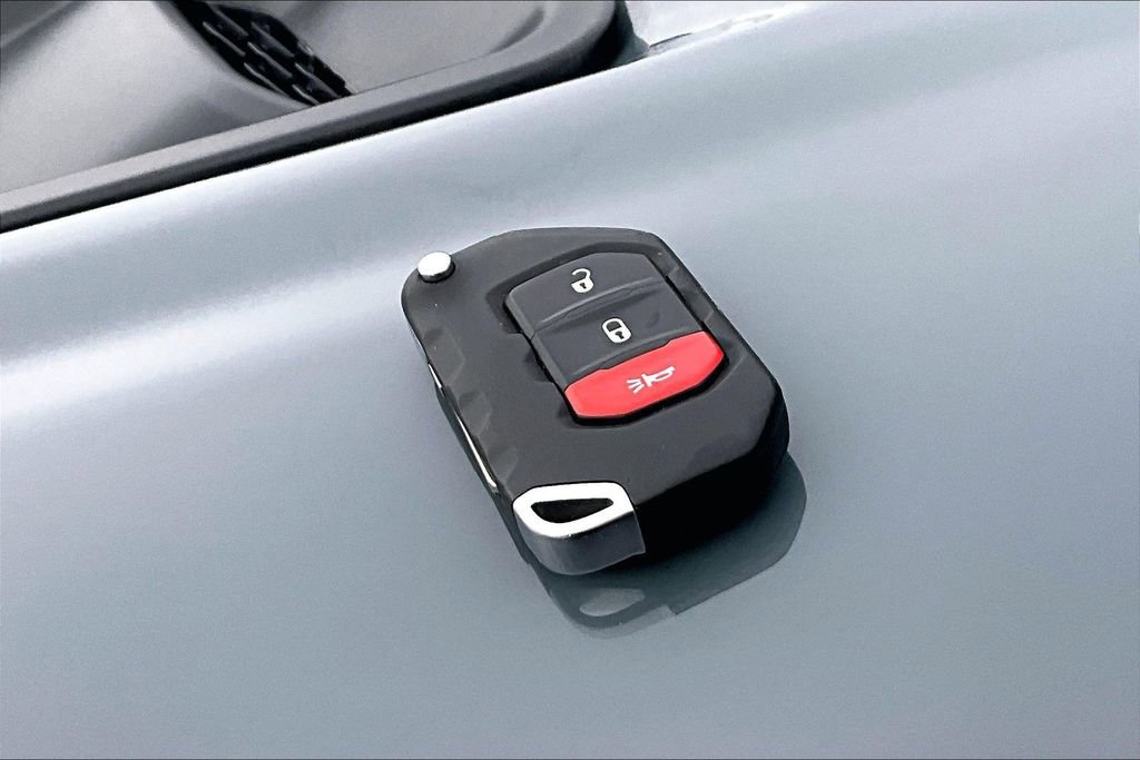 Used 2025 Jeep Wrangler Unlimited Rubicon AWD/4WD image 11