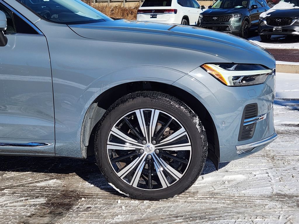 Used 2023 Volvo XC60 B5 Plus image 29