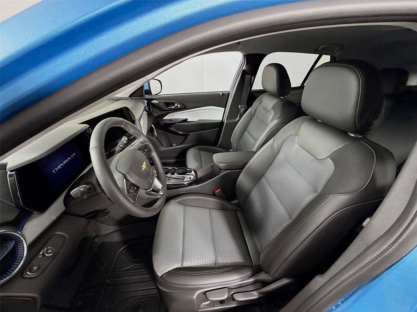 New 2026 Chevrolet Trax LT w/ Driver Confidence Package image 15