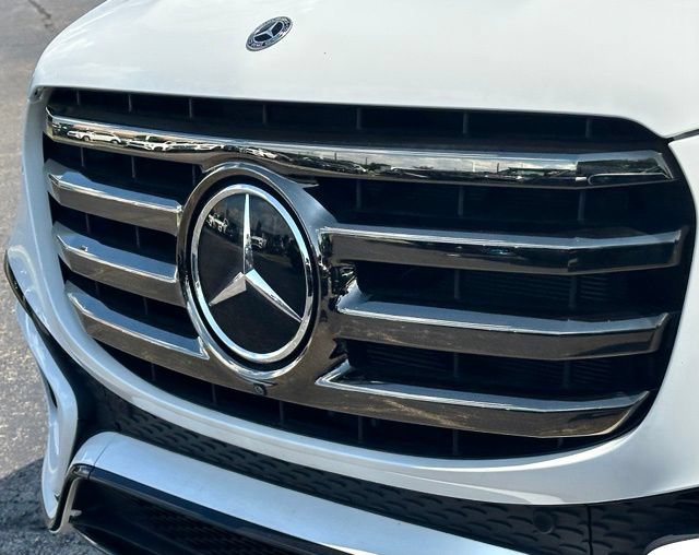 Used 2025 Mercedes-Benz GLS 450 4MATIC w/ AMG Line Exterior image 7