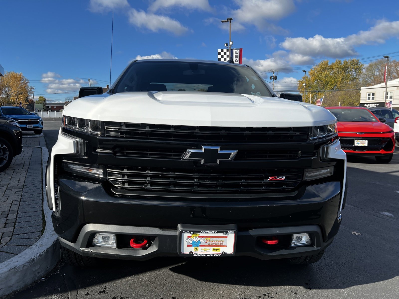 Used 2020 Chevrolet Silverado 1500 LT Trail Boss image 2