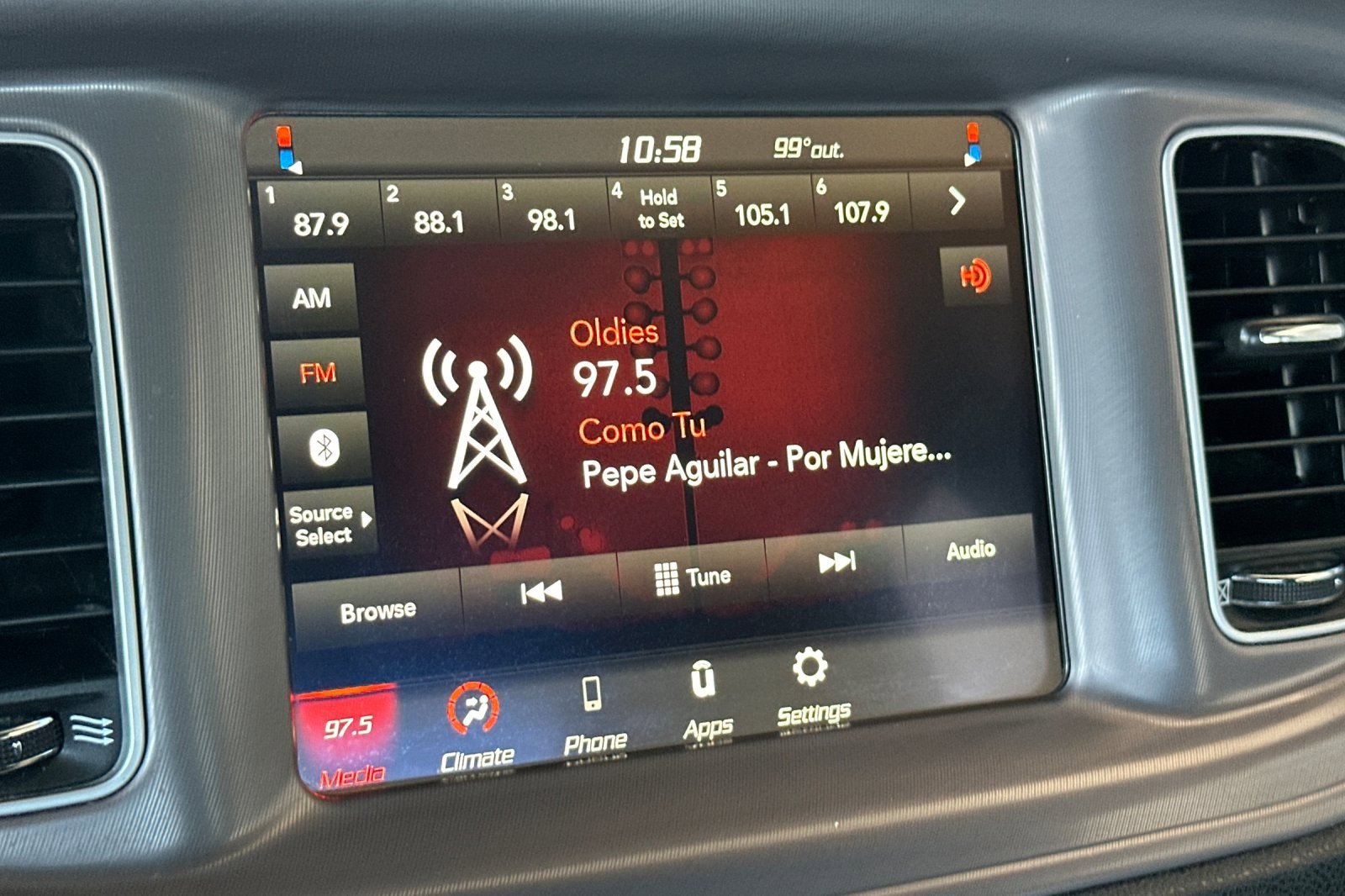 Used 2023 Dodge Charger SXT image 17