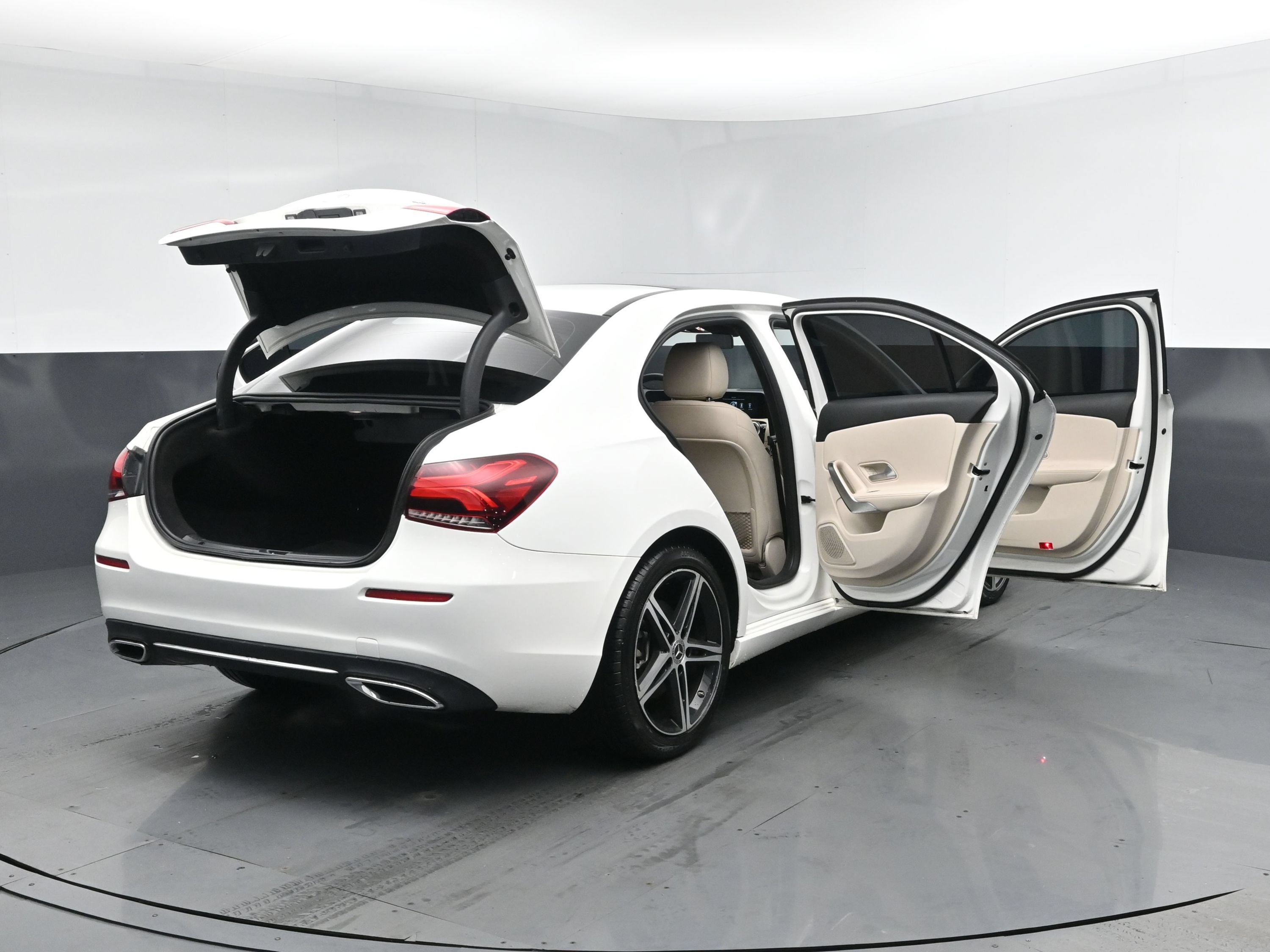 Used 2022 Mercedes-Benz A 220 4MATIC w/ Premium Package Lite image 28