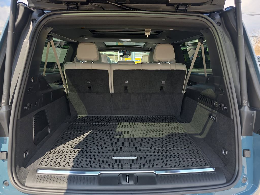 New 2026 Jeep Grand Wagoneer L Summit image 13