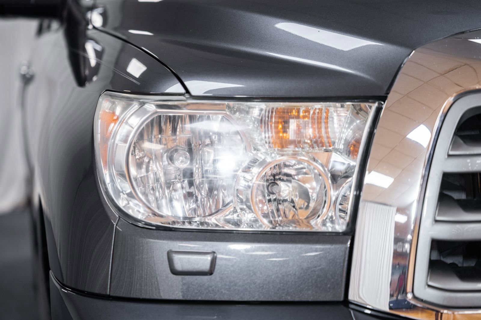 Used 2015 Toyota Sequoia Limited image 13