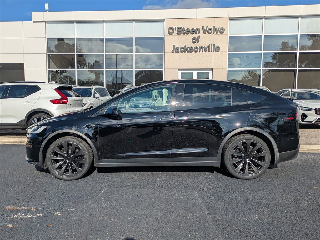 Used 2022 Tesla Model X Plaid image 3