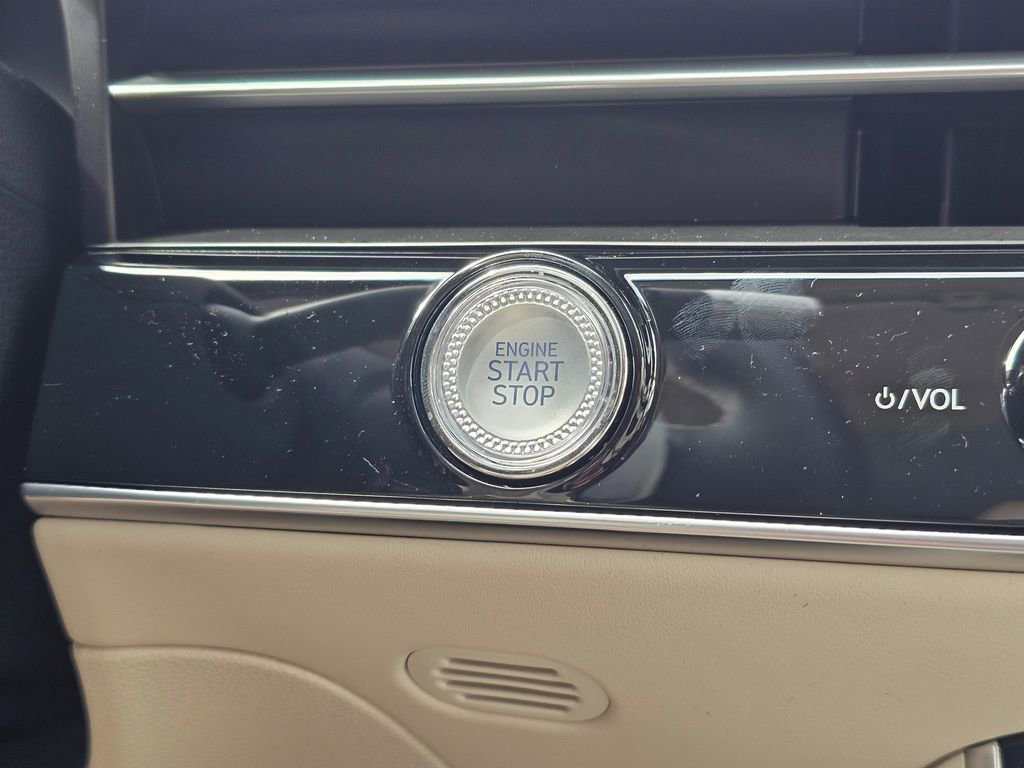 New 2026 Genesis GV70 2.5T Advanced AWD/4WD image 17