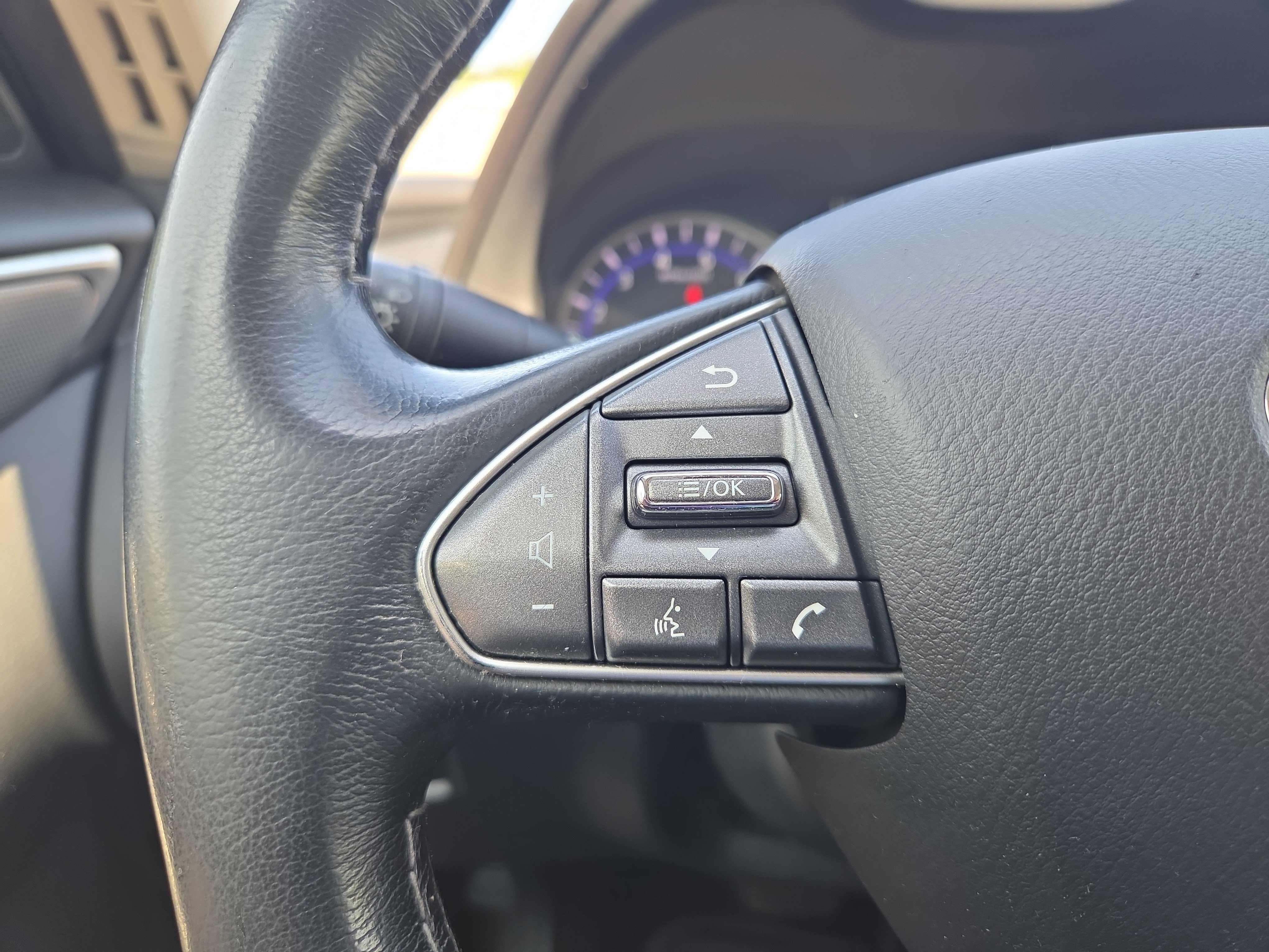 Used 2015 INFINITI Q50 Premium w/ Navigation Package image 11