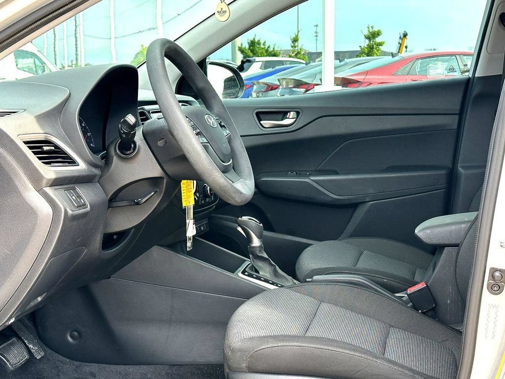 Used 2022 Hyundai Accent SEL w/ Cargo Package FWD image 13