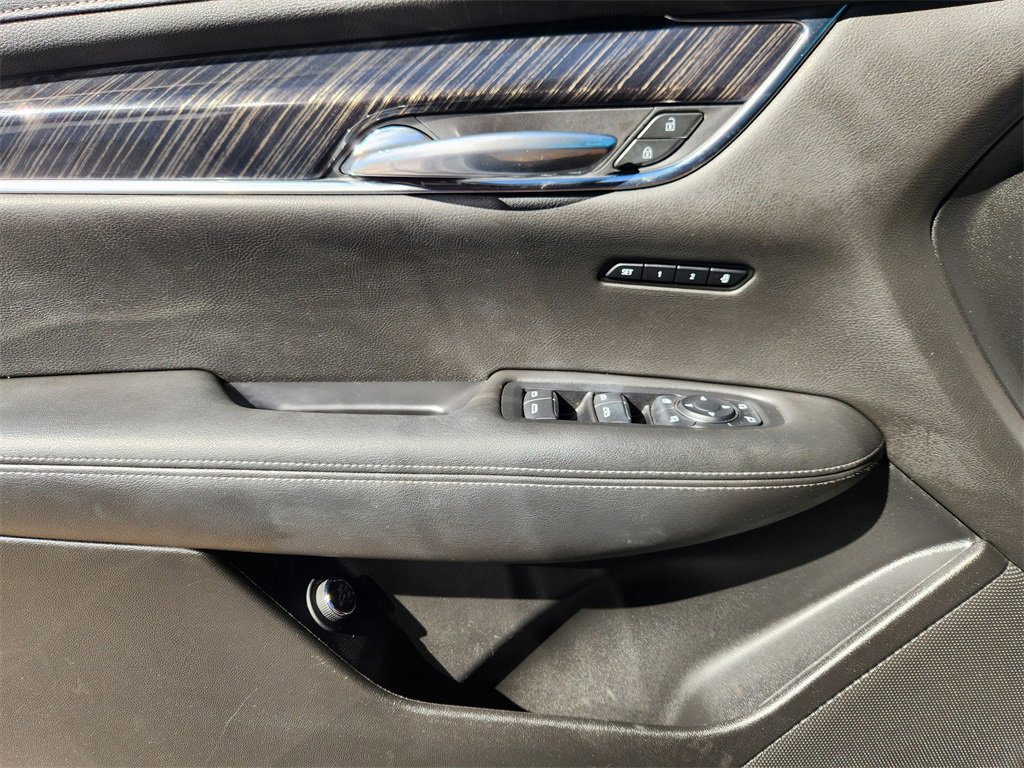 Used 2021 Cadillac XT6 Premium Luxury image 22