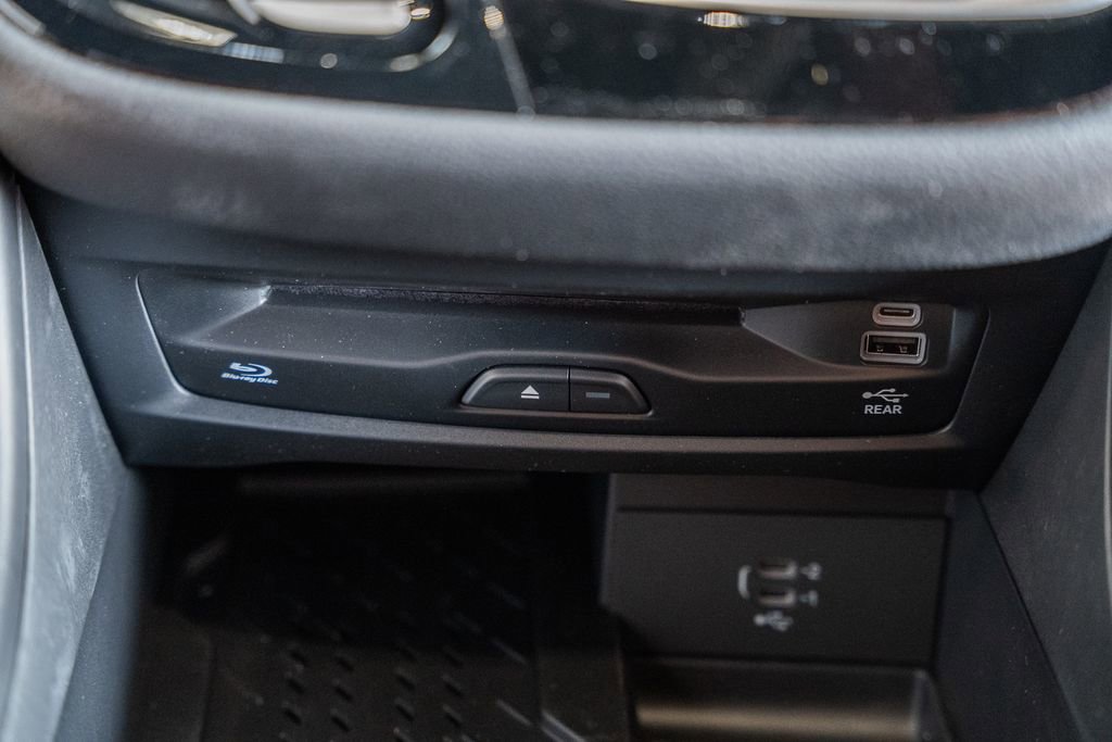 New 2026 Chrysler Pacifica Pinnacle image 24