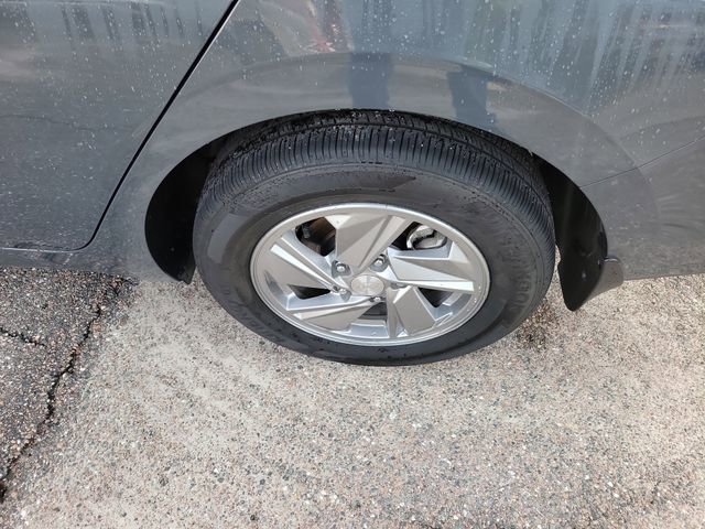 Used 2025 Hyundai Elantra SE image 7