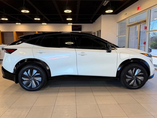 Used 2023 Nissan Ariya AWD image 15