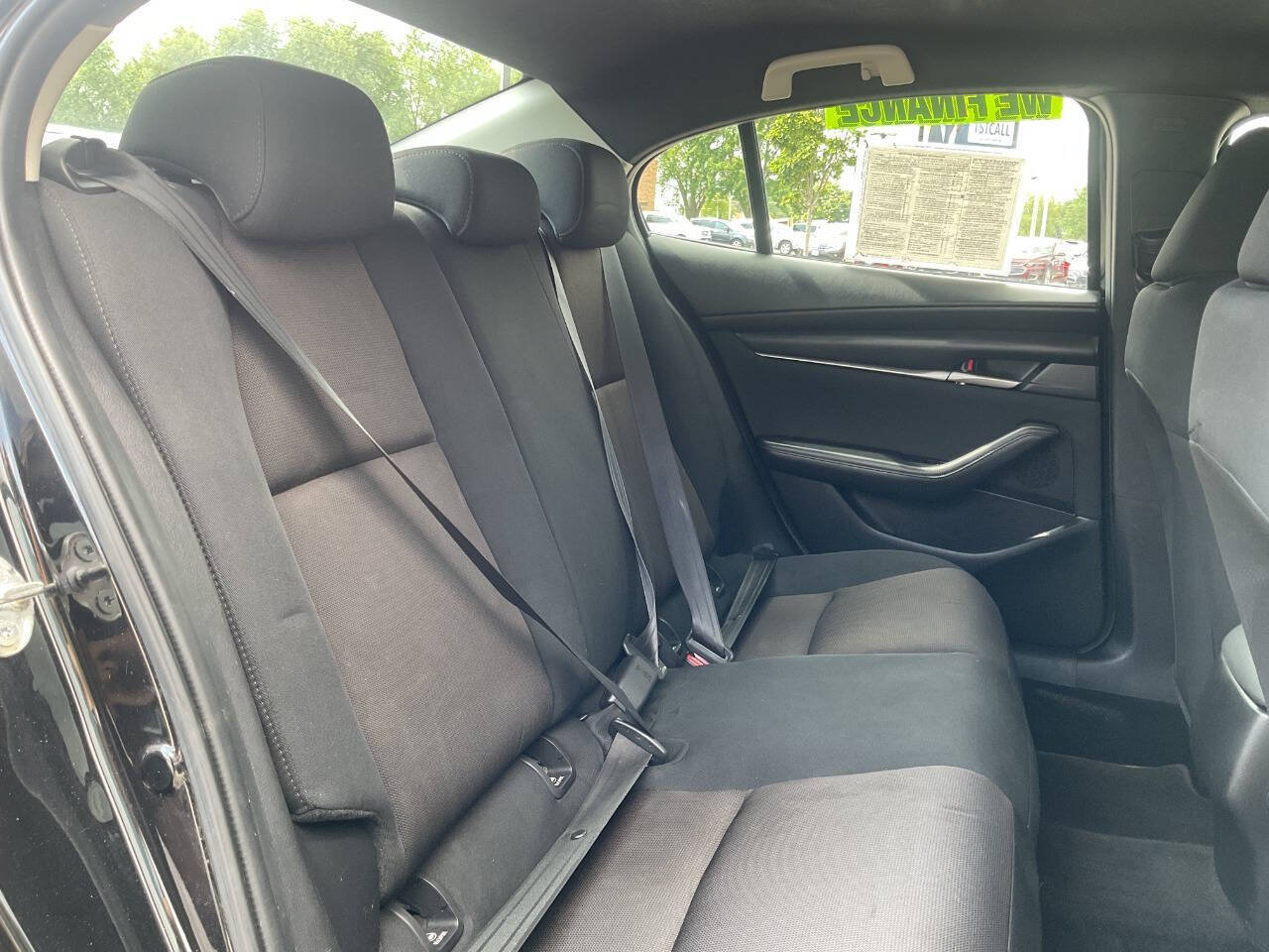 Used 2020 MAZDA MAZDA3 Sedan FWD image 37