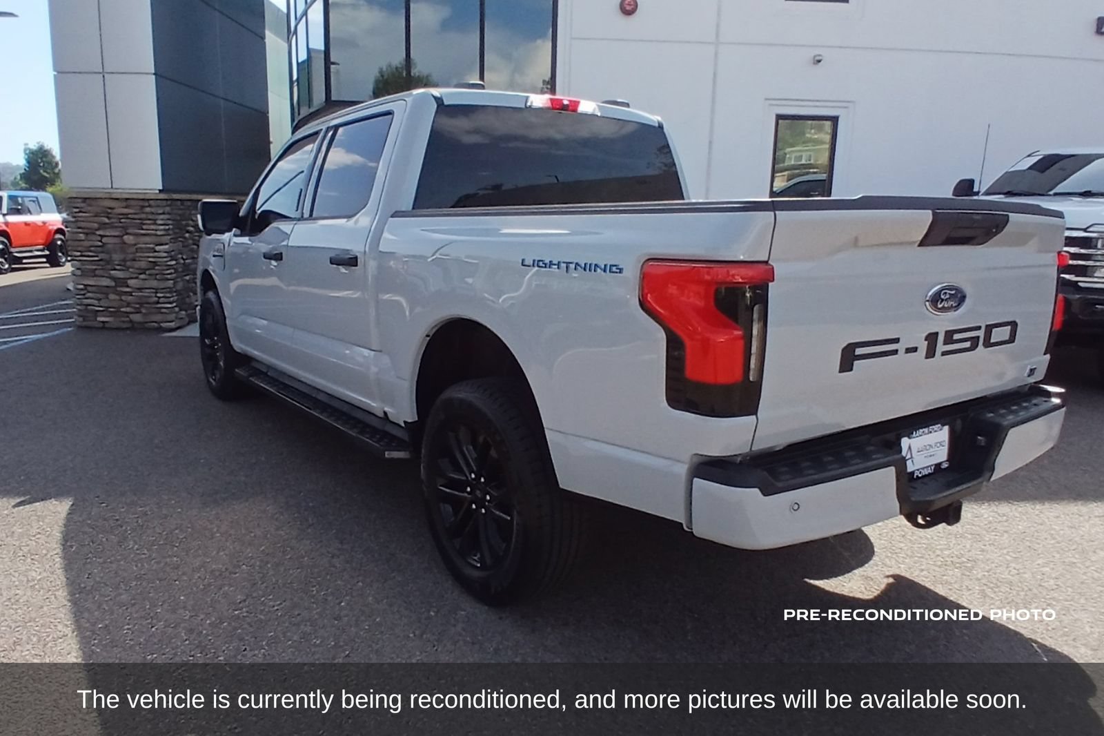 Used 2023 Ford F150 Lightning XLT AWD/4WD image 8