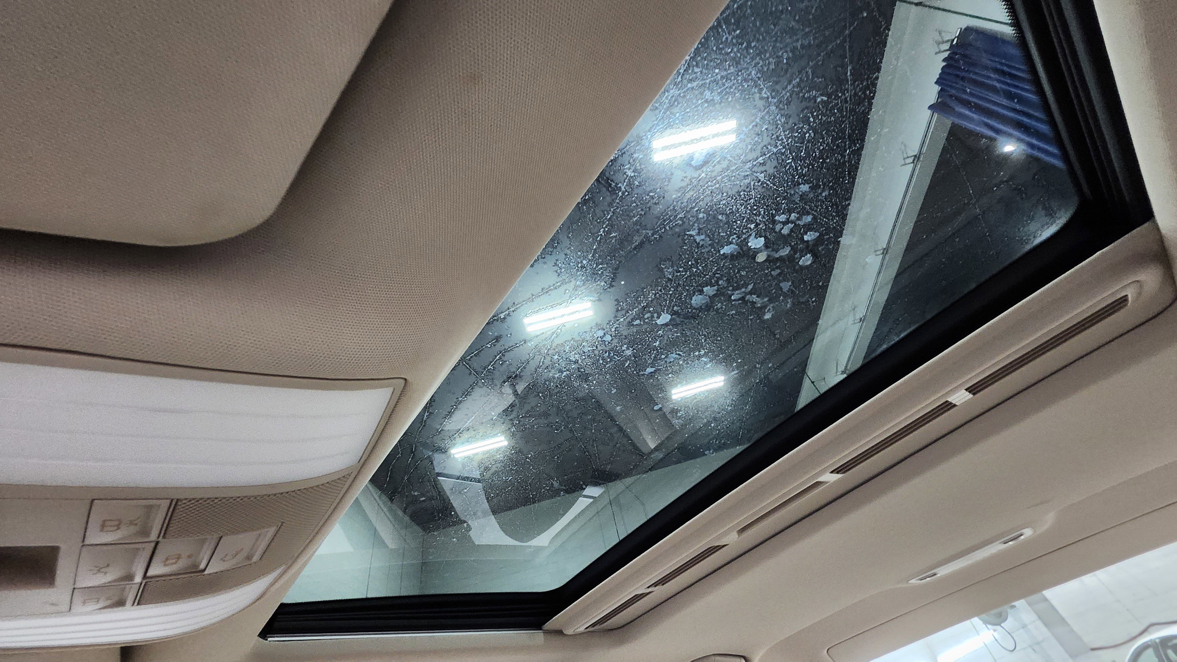 Used 2015 Mercedes-Benz E 350 4MATIC Sedan image 3