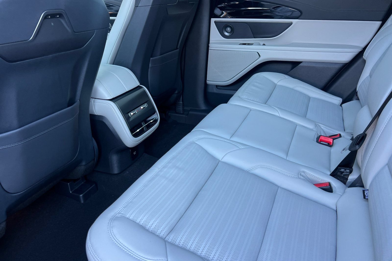 New 2026 Lincoln Nautilus Reserve AWD/4WD image 9