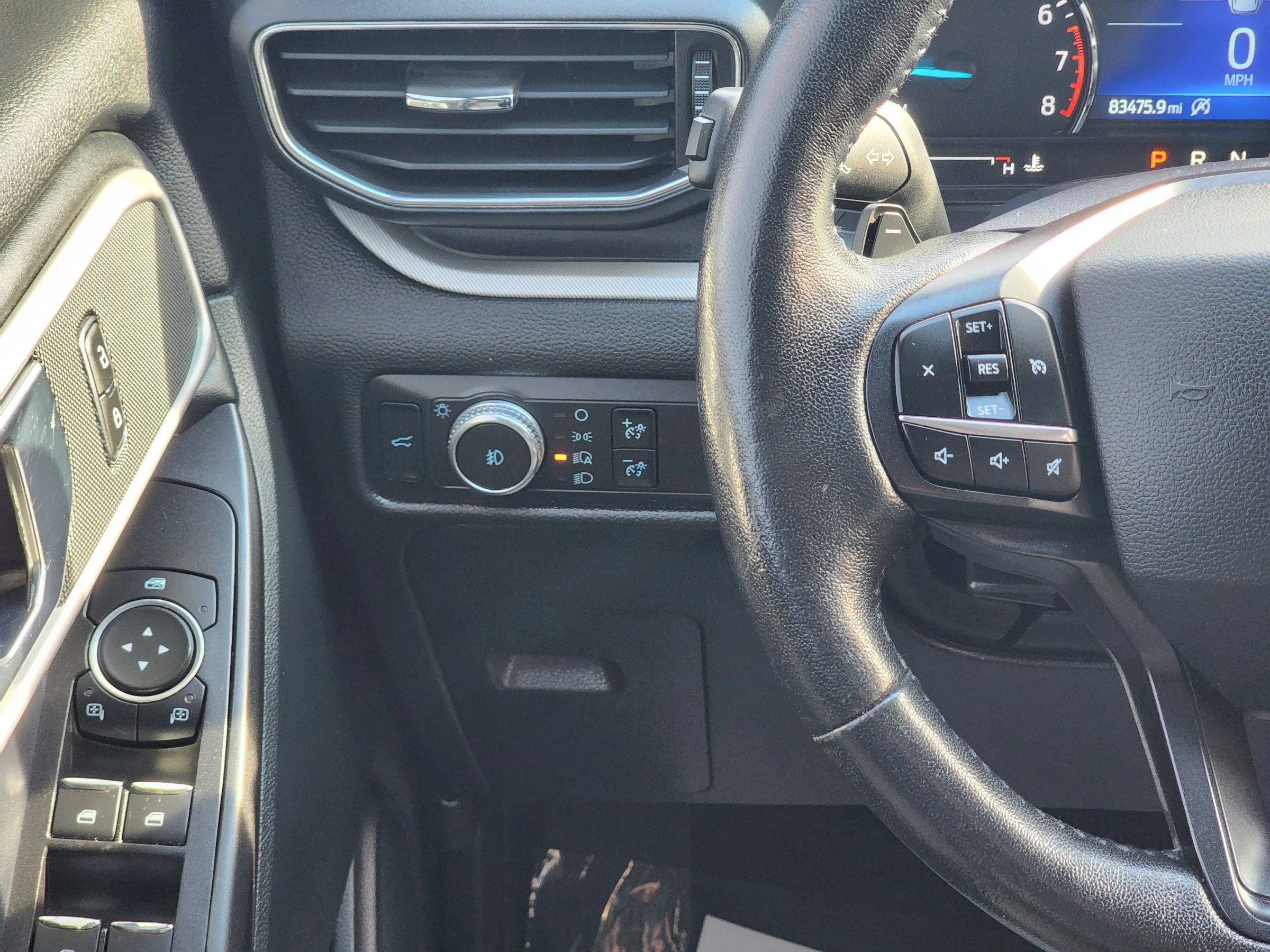 Used 2020 Ford Explorer XLT w/ Equipment Group 202A AWD/4WD image 12