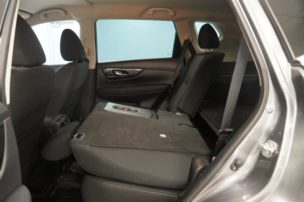 Used 2017 Nissan Rogue SV w/ SV Premium Package AWD/4WD image 27