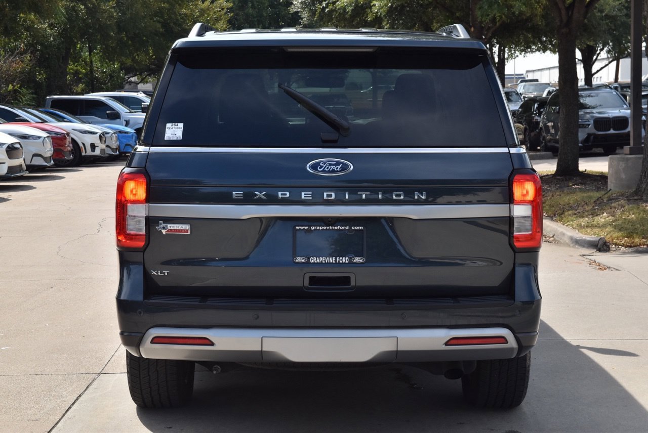 Used 2024 Ford Expedition XLT RWD image 9