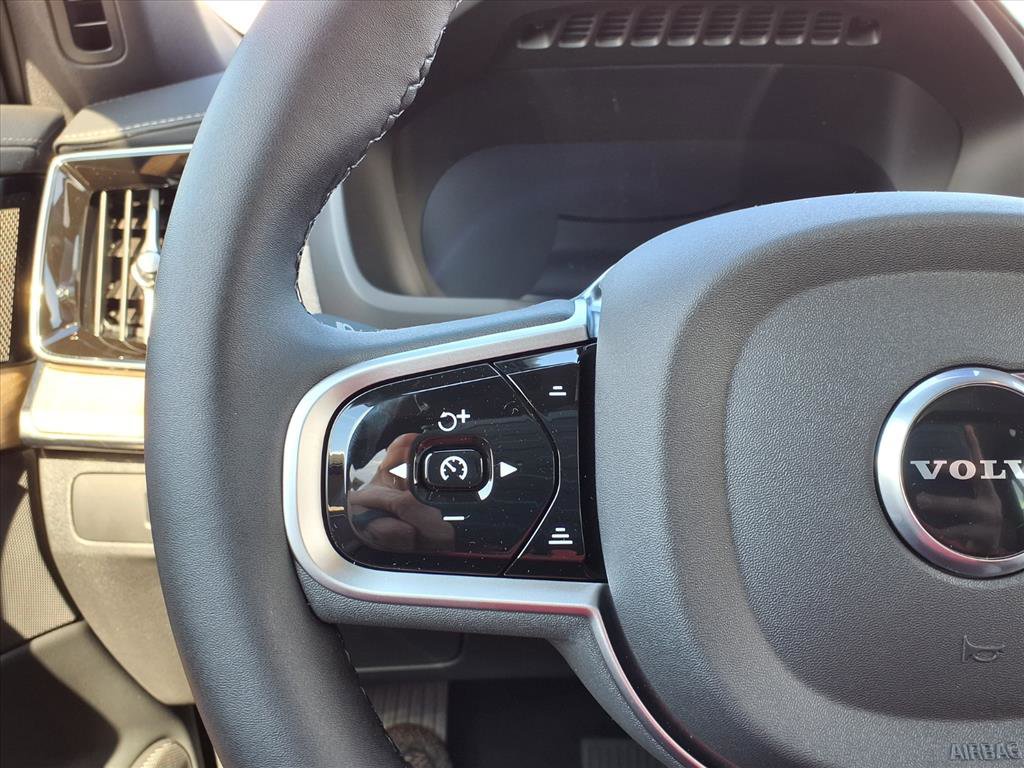 New 2026 Volvo XC90 B6 Plus w/ Protection Package Premier image 17