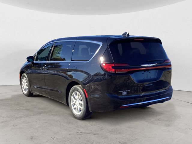 New 2026 Chrysler Pacifica Select FWD image 3