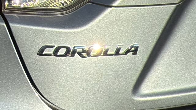 Used 2022 Toyota Corolla LE image 28