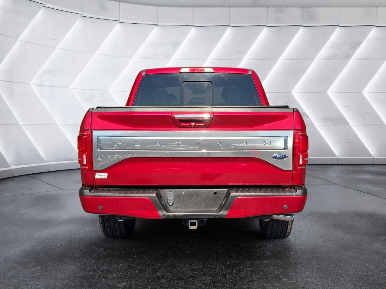 Used 2015 Ford F150 Platinum w/ Equipment Group 701A Luxury AWD/4WD image 4