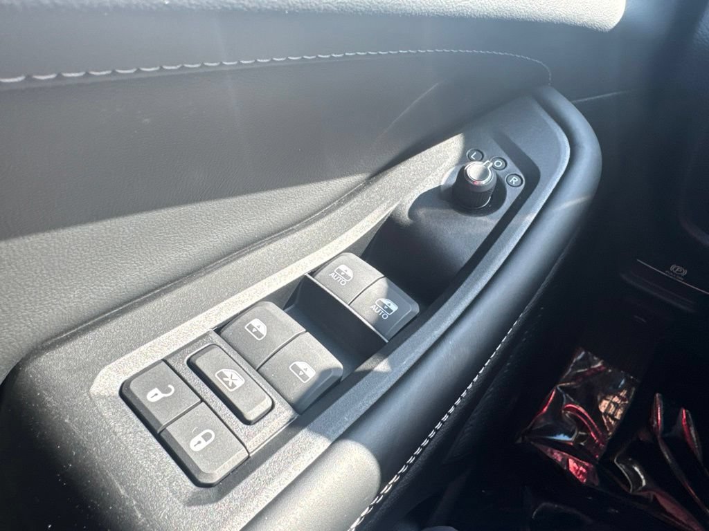 Used 2026 Jeep Grand Cherokee Limited AWD/4WD image 11