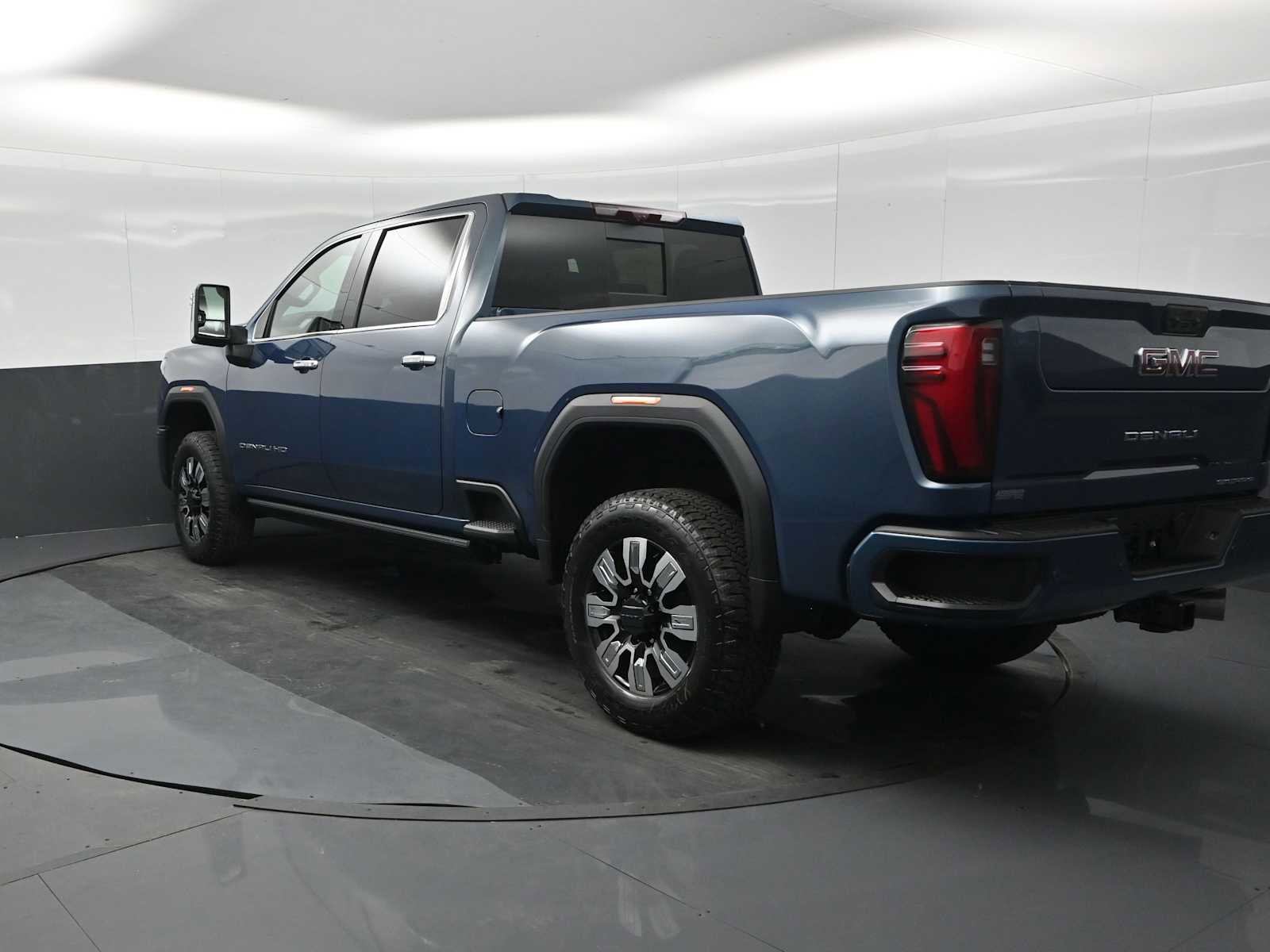 New 2026 GMC Sierra 2500 Denali w/ Denali Reserve Package image 6